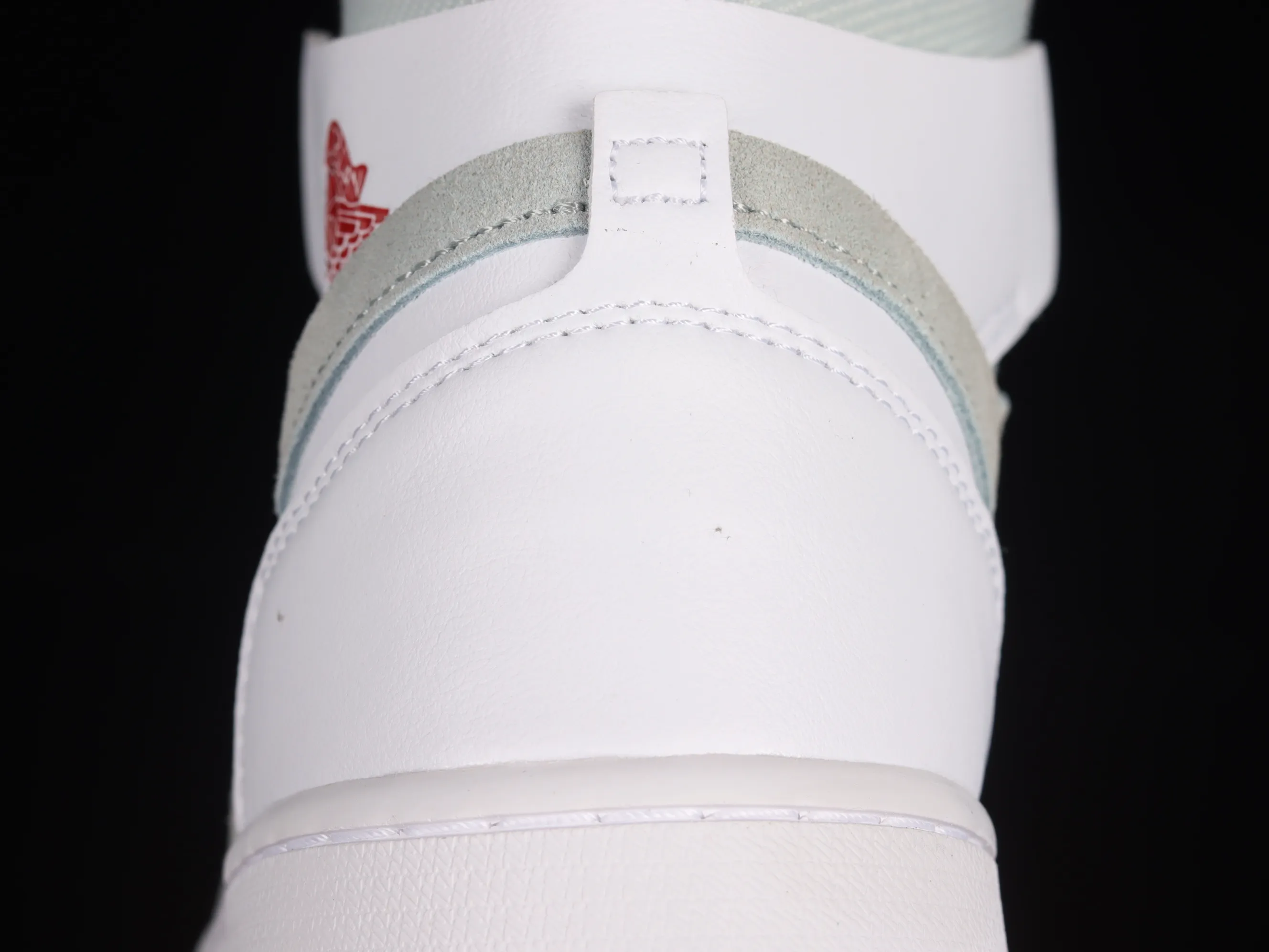All categories Air Jordan Jordan series basketball shoes Air Jordan 1 High Air Jordan 1 Zoom CMFT AJ1 Joe 1 white and green color matching CT0978-100